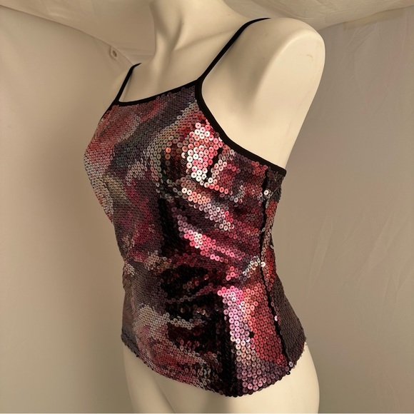 Express Y2K sequin crop top with hidden bralette and hook and eye back closure. - Picture 4 of 12